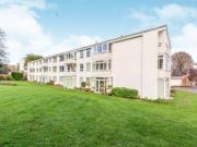 3 Bedrooms Flat for sale in Compton Place Road,...