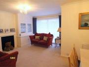 3 Bedrooms Flat for sale in Coniston Court, Stonegrove,...