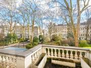 3 Bedrooms Flat for sale in Cornwall Gardens, London SW7