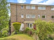 3 Bedrooms Flat for sale in Hever Close, Maidenhead,...