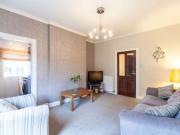 3 Bedrooms Flat for sale in Kilmorie Drive, Rutherglen,...