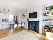 3 Bedrooms Flat for sale in Leighton Gardens, Kensal...