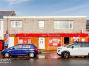 3 Bedrooms Flat for sale in New Road, Porthcawl, Mid...