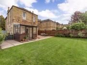 3 Bedrooms Flat for sale in Rosemount Place, Gannochy,...