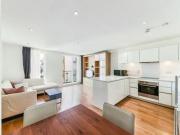 3 Bedrooms Flat for sale in Sargasso Court, Caspian...