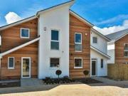3 Bedrooms for rent in Hales Close, Battledown,...