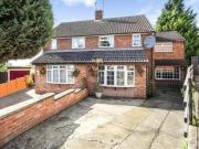 3 Bedrooms for sale in Redwood Drive, Luton LU3