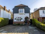 3 Bedrooms for sale in Warren Road, Banstead SM7