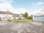 3 Bedrooms for sale in Weston Lane, Bulkington, Bedworth...