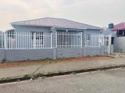 3 bedrooms house available to let in.