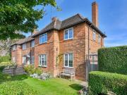 3 Bedrooms House for Rent in Yew Tree Road | Foxtons