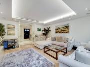 3 Bedrooms House terraced for Rent in Rainsborough...