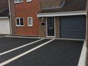 3 Bedrooms Link detached house for rent in Kempton...