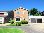 3 Bedrooms Link detached house for rent in Linden End,...