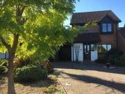 3 Bedrooms Link detached house for sale in Stuart Way,...