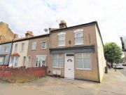 3 Bedrooms Maisonette for rent in Bounces Road, Edmonton N9