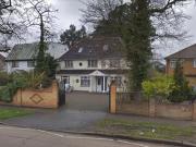 3 Bedrooms Maisonette for rent in Long Lane, Uxbridge,...