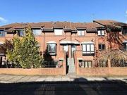 3 Bedrooms Maisonette for rent in The Causeway, London N2