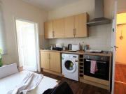 3 Bedrooms Maisonette for rent in Totland Road, Brighton BN2