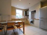 3 Bedrooms Maisonette for rent in Warner Road, London SE5