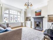 3 Bedrooms Maisonette for sale in Dornton Road, London SW12