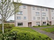 3 Bedrooms Maisonette for sale in Weaver Place, Bathgate...