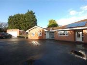3 Bedrooms Semi detached bungalow for rent in Kingsend,...