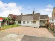 3 Bedrooms Semi detached bungalow for rent in Stoneygate...