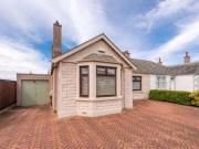 3 Bedrooms Semi detached bungalow for sale in 9...