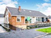 3 Bedrooms Semi detached bungalow for sale in Cambray...