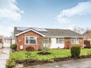 3 Bedrooms Semi detached bungalow for sale in Rowel...