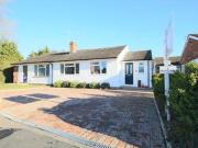 3 Bedrooms Semi detached bungalow for sale in...