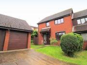 3 Bedrooms Semi detached house for rent in Ashridge...