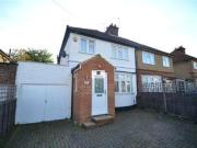 3 Bedrooms Semi detached house for rent in Beechwood...