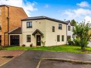 3 Bedrooms Semi detached house for rent in Challiner...
