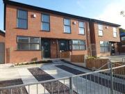 3 Bedrooms Semi detached house for rent in Clipsley...