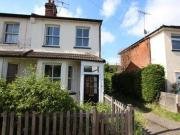 3 Bedrooms Semi detached house for rent in Connaught...