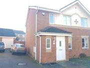 3 Bedrooms Semi detached house for rent in Cookson Road,...