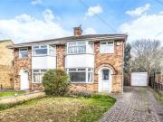 3 Bedrooms Semi detached house for rent in Elms Drive,...