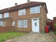 3 Bedrooms Semi detached house for rent in Farnham Lane,...
