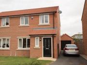 3 Bedrooms Semi detached house for rent in Field View,...