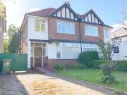 3 Bedrooms Semi detached house for rent in Finchfield...