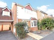 3 Bedrooms Semi detached house for rent in Goddard Way,...