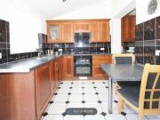 3 Bedrooms Semi detached house for rent in Gresham Road,...