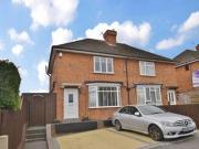 3 Bedrooms Semi detached house for rent in Hallfields,...
