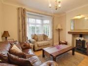 3 Bedrooms Semi detached house for rent in Hampton Road,...
