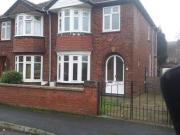 3 Bedrooms Semi detached house for rent in Harewood...