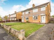 3 Bedrooms Semi detached house for rent in Harewood Way,...