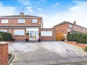 3 Bedrooms Semi detached house for rent in Harp Hill,...