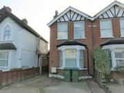 3 Bedrooms Semi detached house for rent in Hersham Road,...